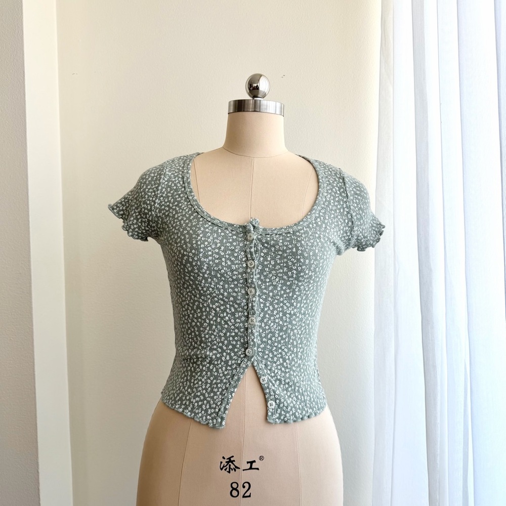 Brandy Melville Sage Green Floral Button-Front Scoop Neck Top